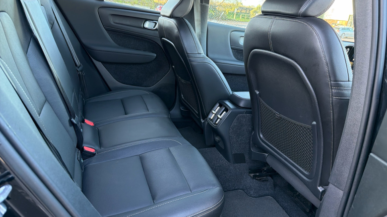 Volvo Xc40 2.0 T4 Inscription 5dr AWD Geartronic Petrol Estate